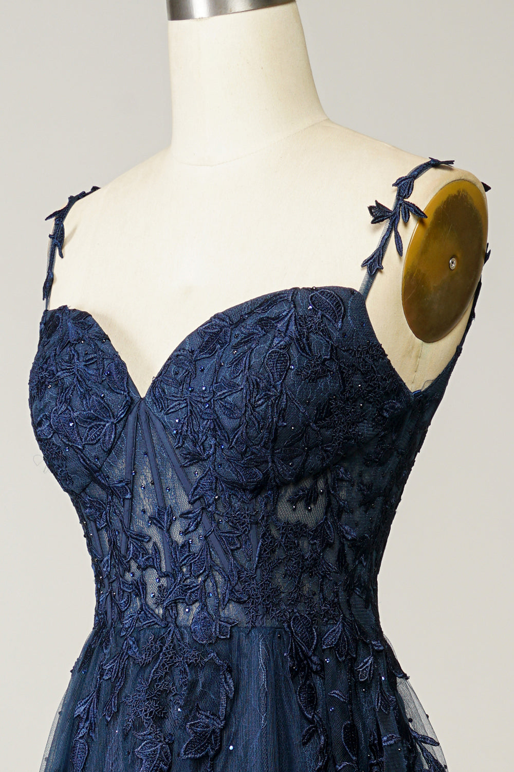Robe de Soirée Élégance Sophie – Coupe A-Ligne, Détails Appliqués, Idéale pour Mariages et Événements Formels
