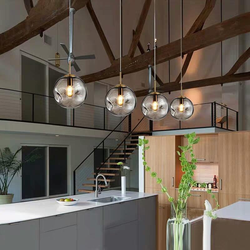 Suspension Moderne en Verre Doré – Élégance Scandinave avec Éclairage Doux