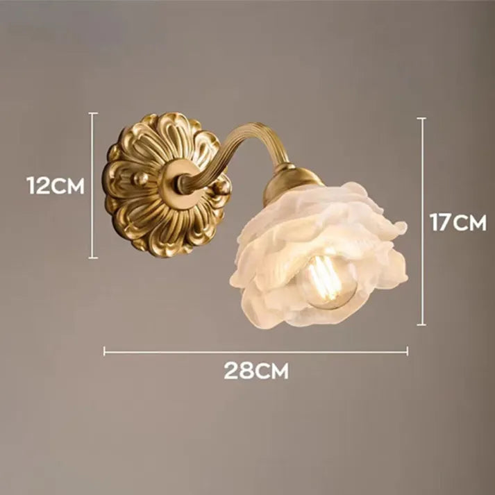 Lampe murale vintage en cuivre et verre – Pétales de fleurs délicats