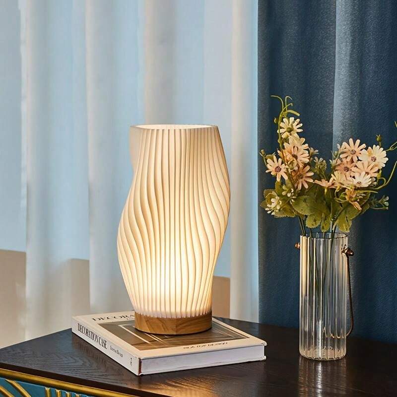 Lampe Serene Wavecrest - Élégance Contemporaine avec Dimmable USB