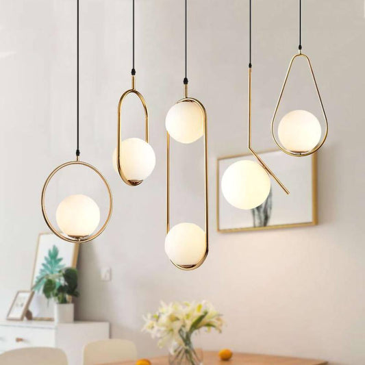 Suspension Élégante Drop – Lampe Pendentif Design Moderne en Métal avec Abat-jour en Verre