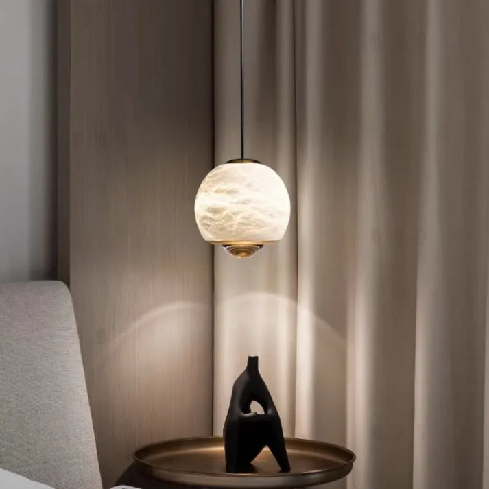 Suspension Globale en Alabastre avec Socle en Marbre - Design Nordique Élégant