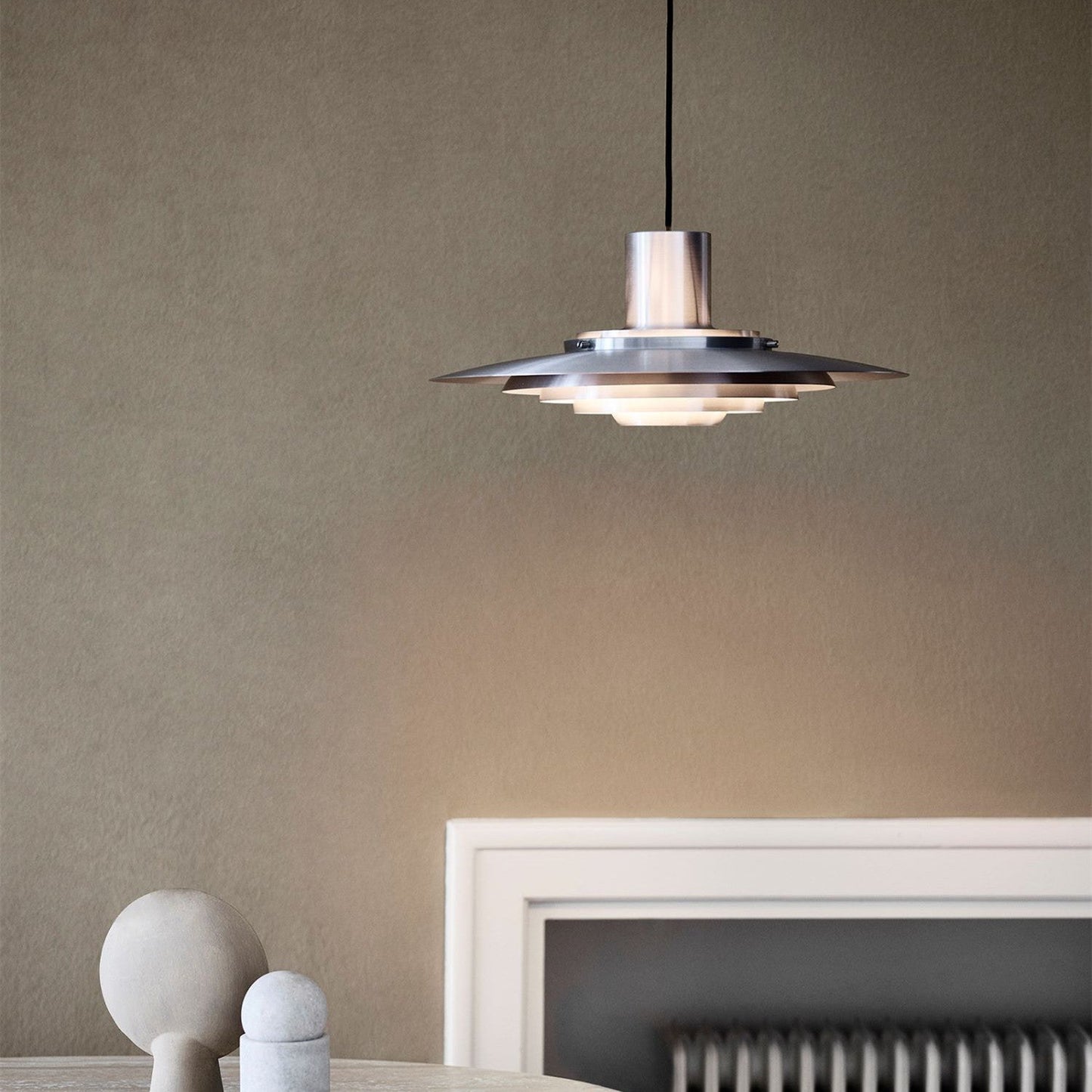 Suspension LED Moderne en Fer et Aluminium - Lampe Design Scandinave
