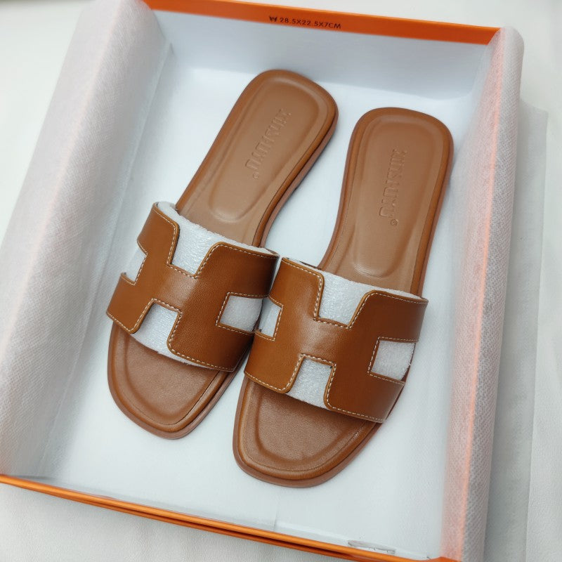StrapMaven | Sandales en cuir modernes à design H