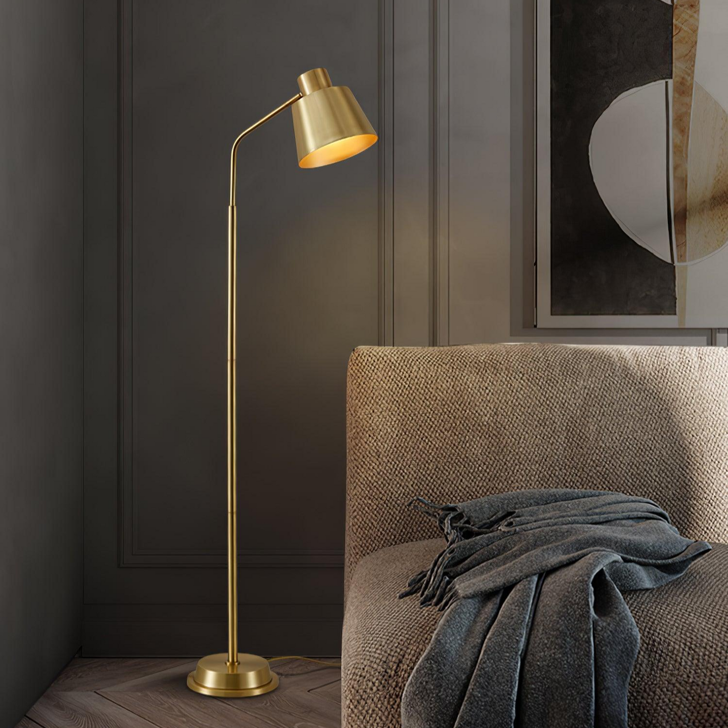 Lampadaire Zeid en Laiton – Élégance Moderne avec Structure Minimaliste et Éclairage LED