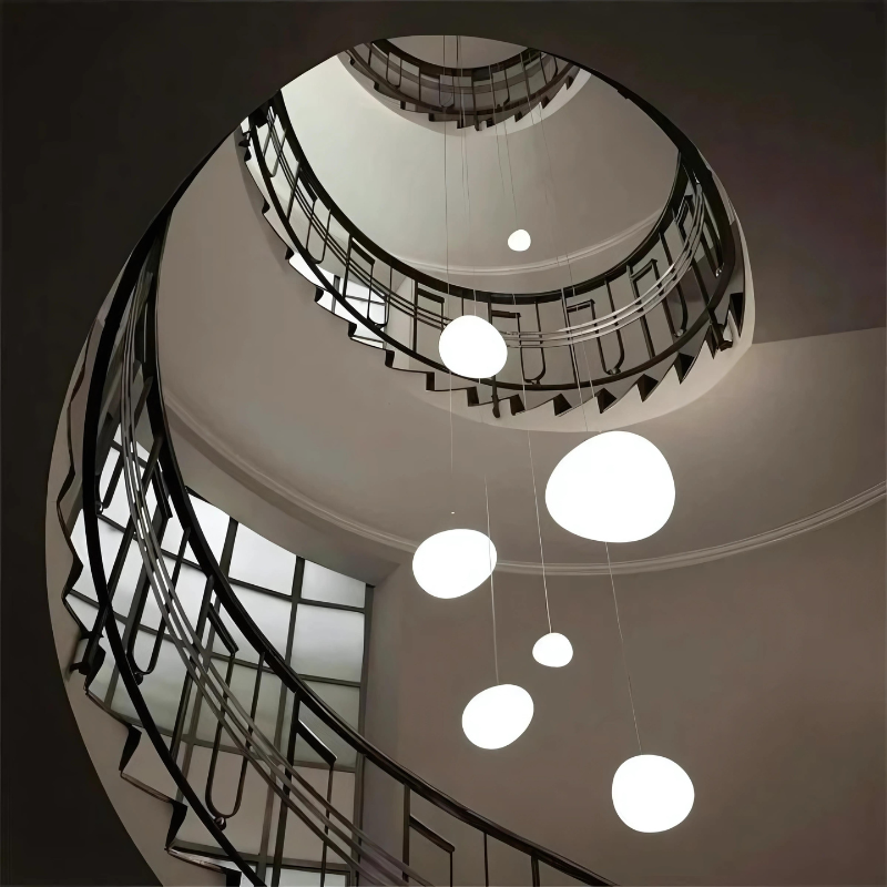 LumiPebble | Suspension Élégante en Verre et Galets