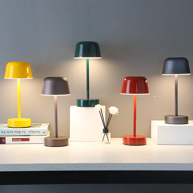 Prisma Pulse Flare – Lampe de Table Moderne à Intensité Réglable et Rechargeable