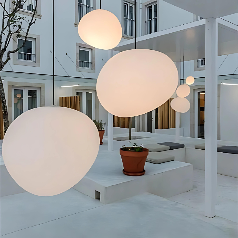 LumiPebble | Suspension Élégante en Verre et Galets
