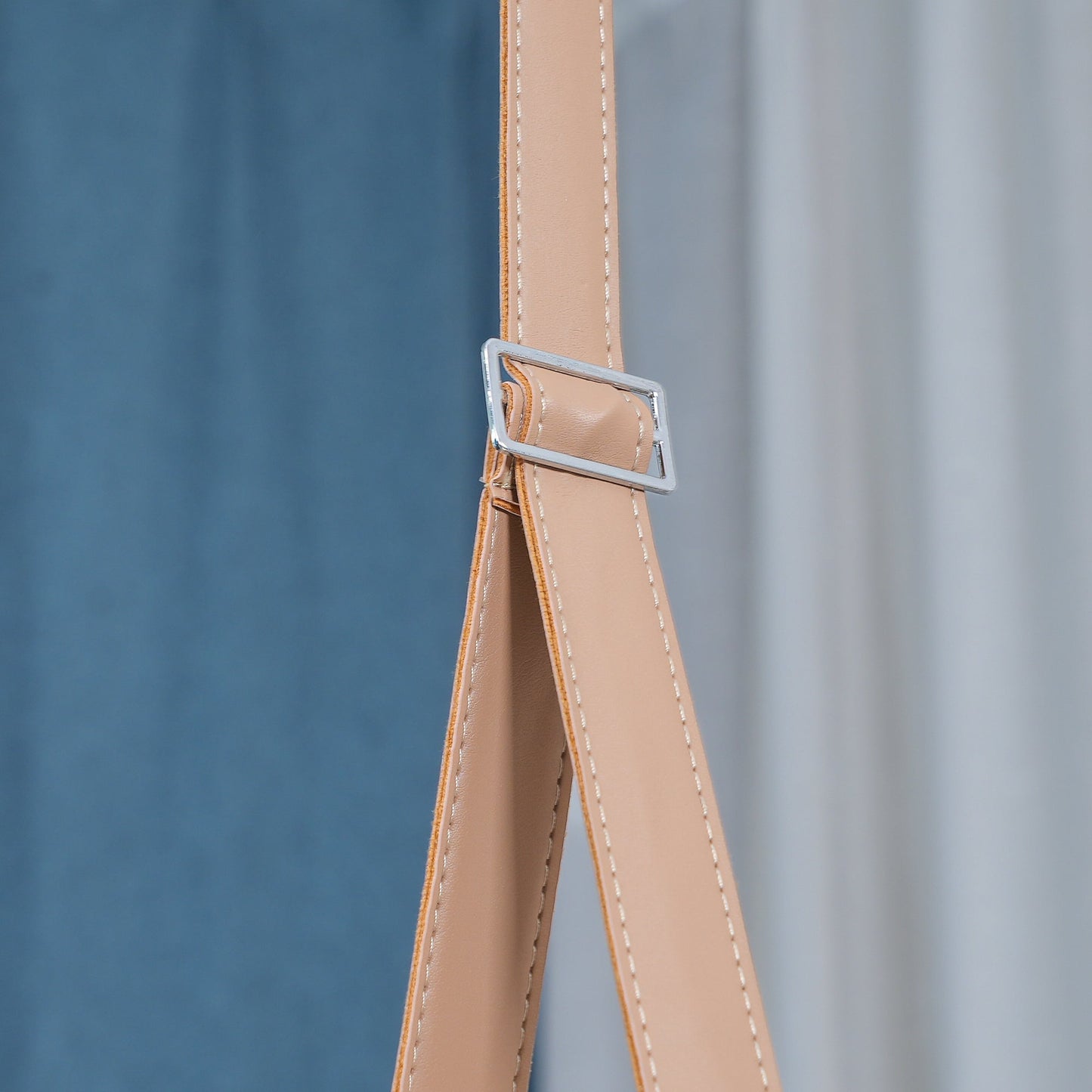 Suspension Mona Minimaliste en Métal et Verre - Éclairage LED Élégant pour Salon et Salle à Manger