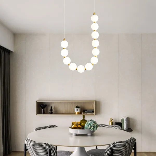 Chandelier Luxe Perles - Design Élégant en Métal et Acrylique, LED, H65 cm