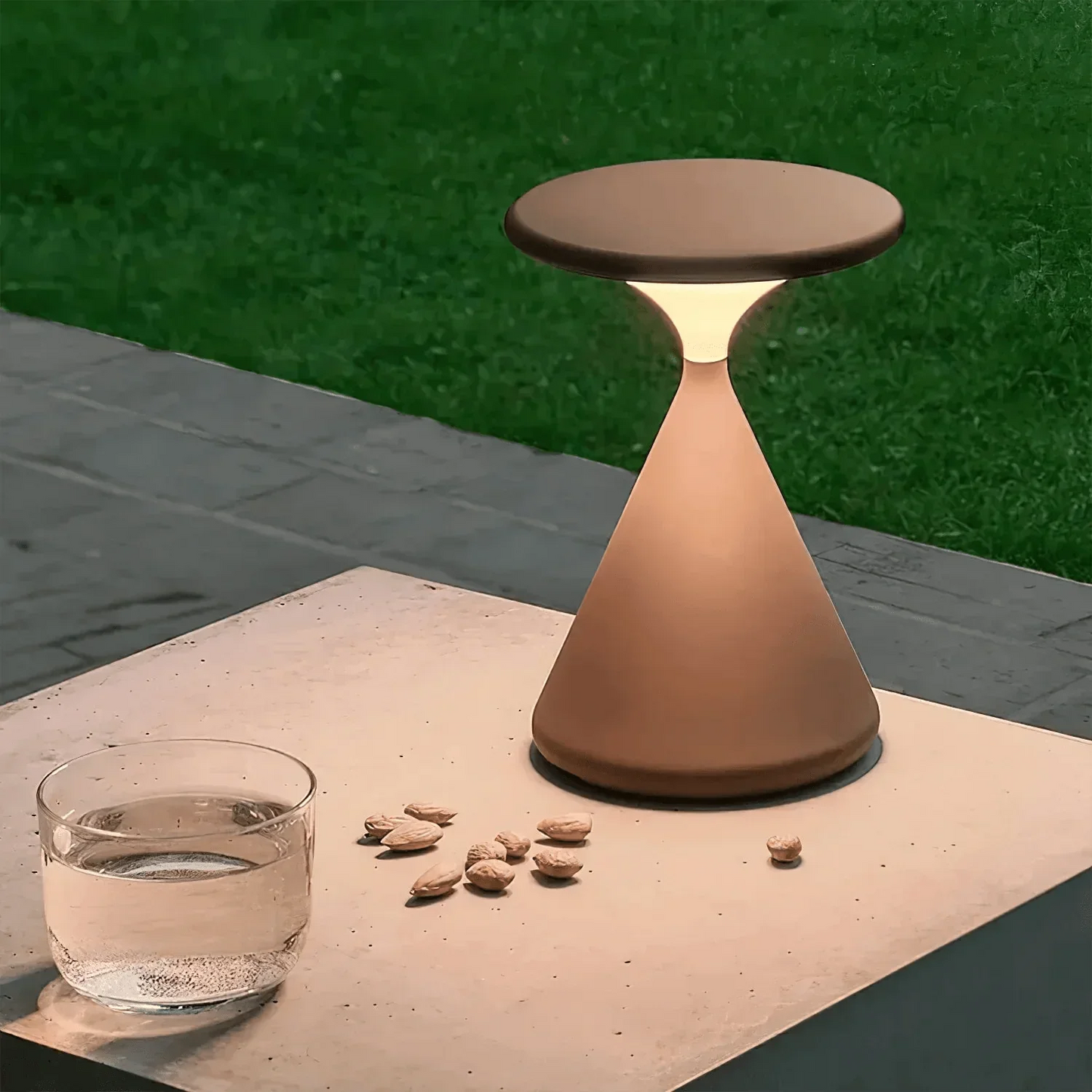 GlowSand - Lampe de table en sablier élégante