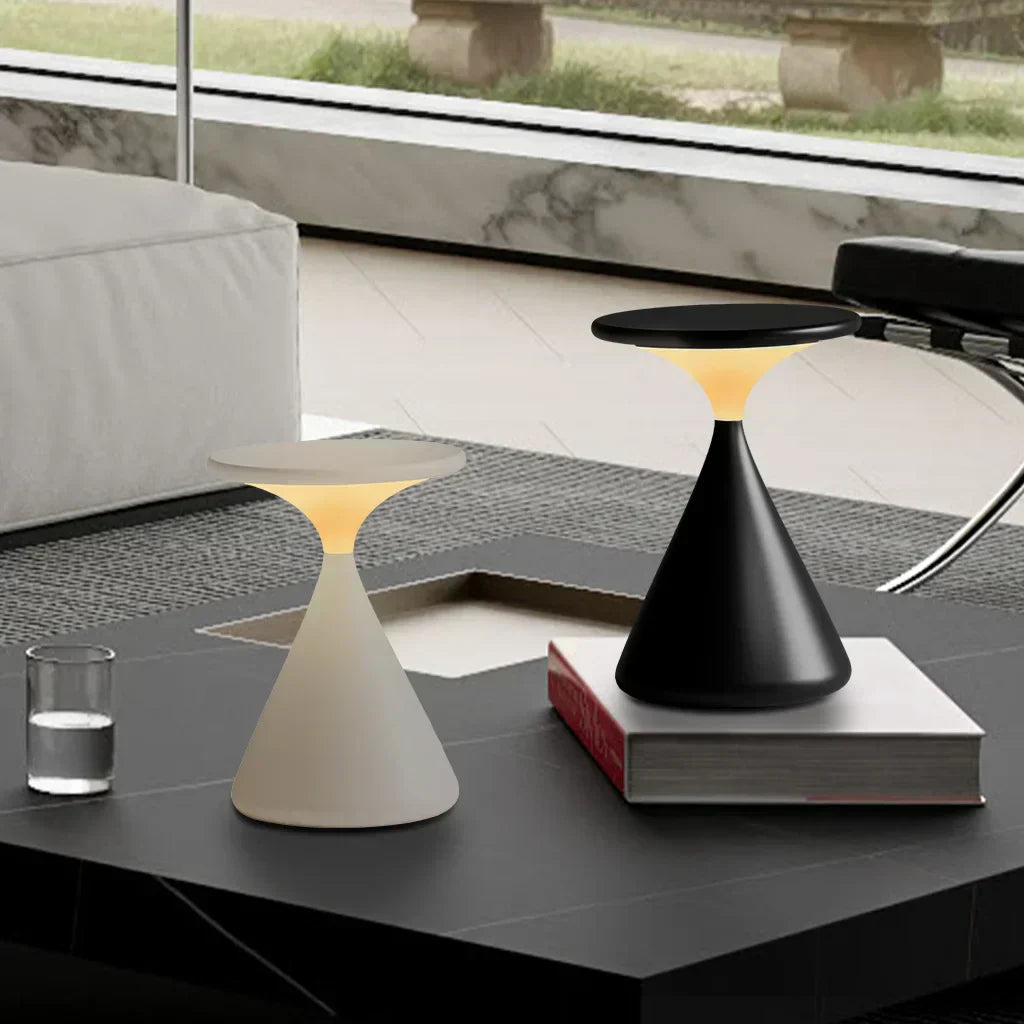 GlowSand - Lampe de table en sablier élégante