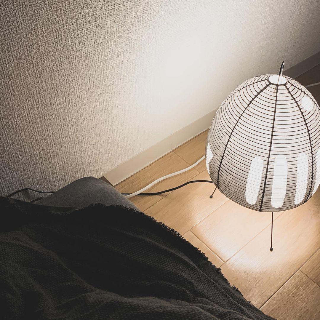 Lampe de Table Akari – Design Inspiré du Japon avec Papier de Murier et Métal