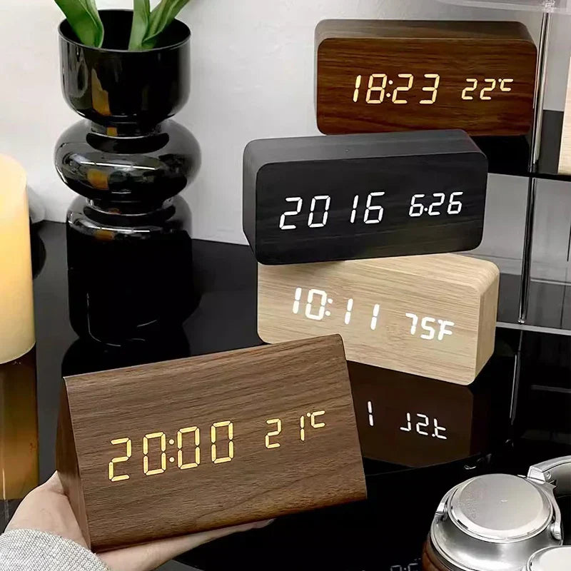 Réveil LED Design en Bois