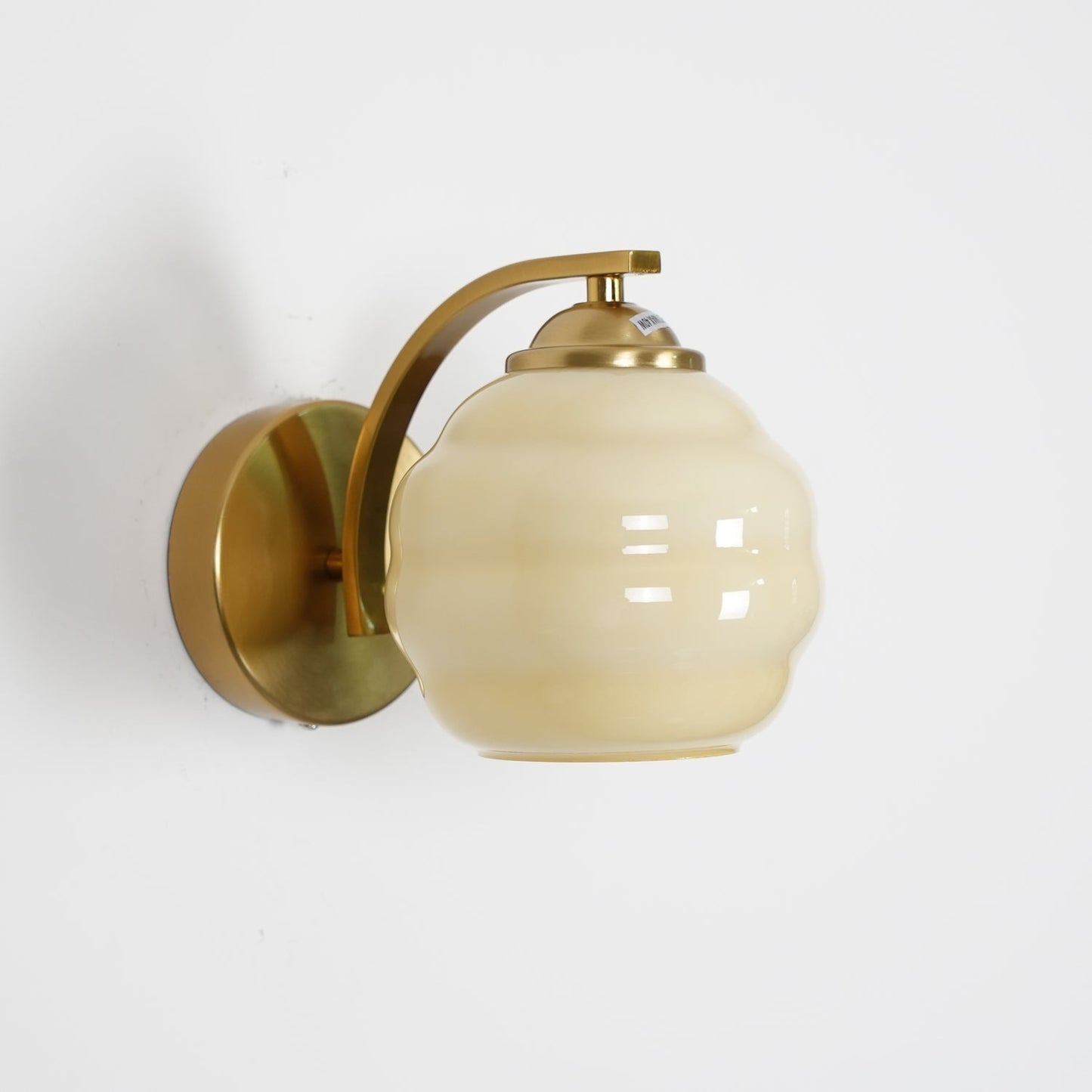 Lampe Murale Vintage Art Déco, Élégance Classique avec Abat-jour en Verre Blanc