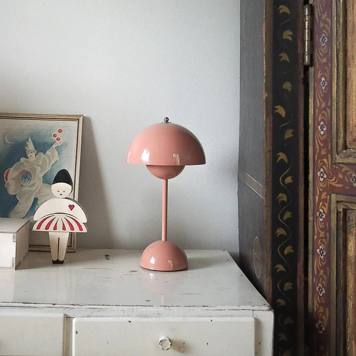 Lampe de Table AuroraGlo - Design Élegant et Sans Fil, Dimmable, Par Verner Panton