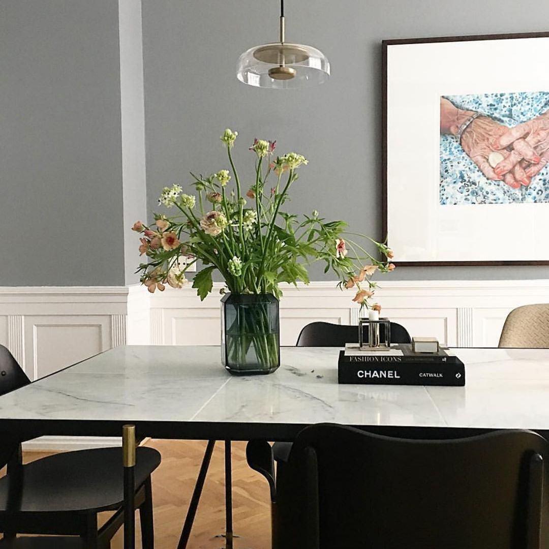 Suspension LED Solaire – Éclairage Moderne en Laiton et Verre pour Intérieur Élégant