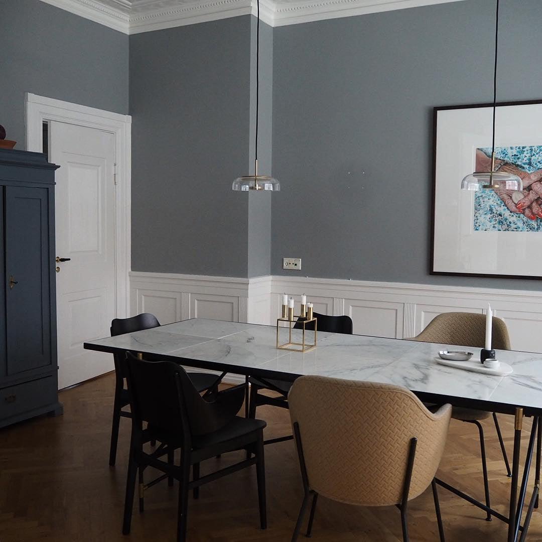 Suspension LED Solaire – Éclairage Moderne en Laiton et Verre pour Intérieur Élégant