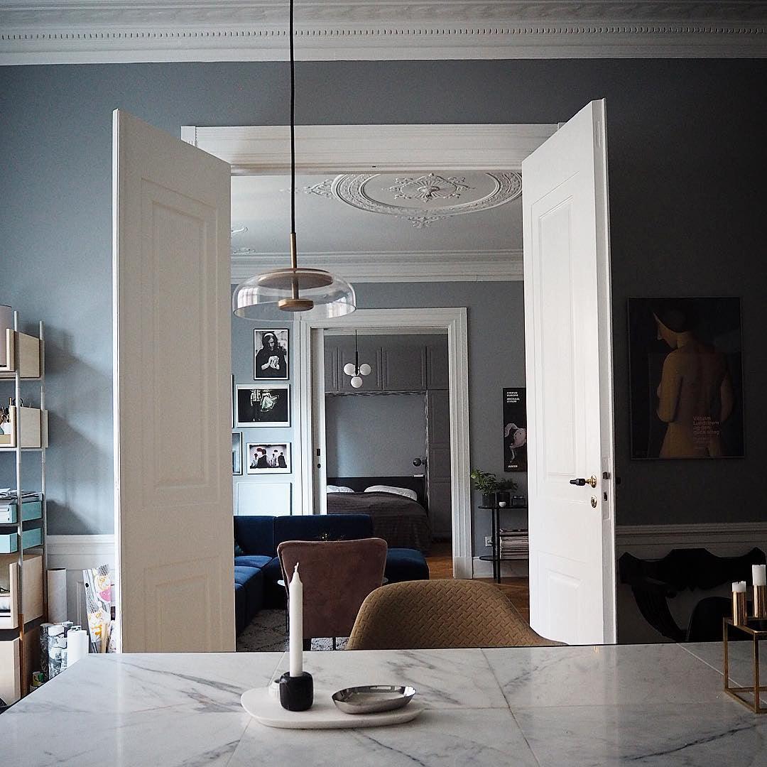 Suspension LED Solaire – Éclairage Moderne en Laiton et Verre pour Intérieur Élégant