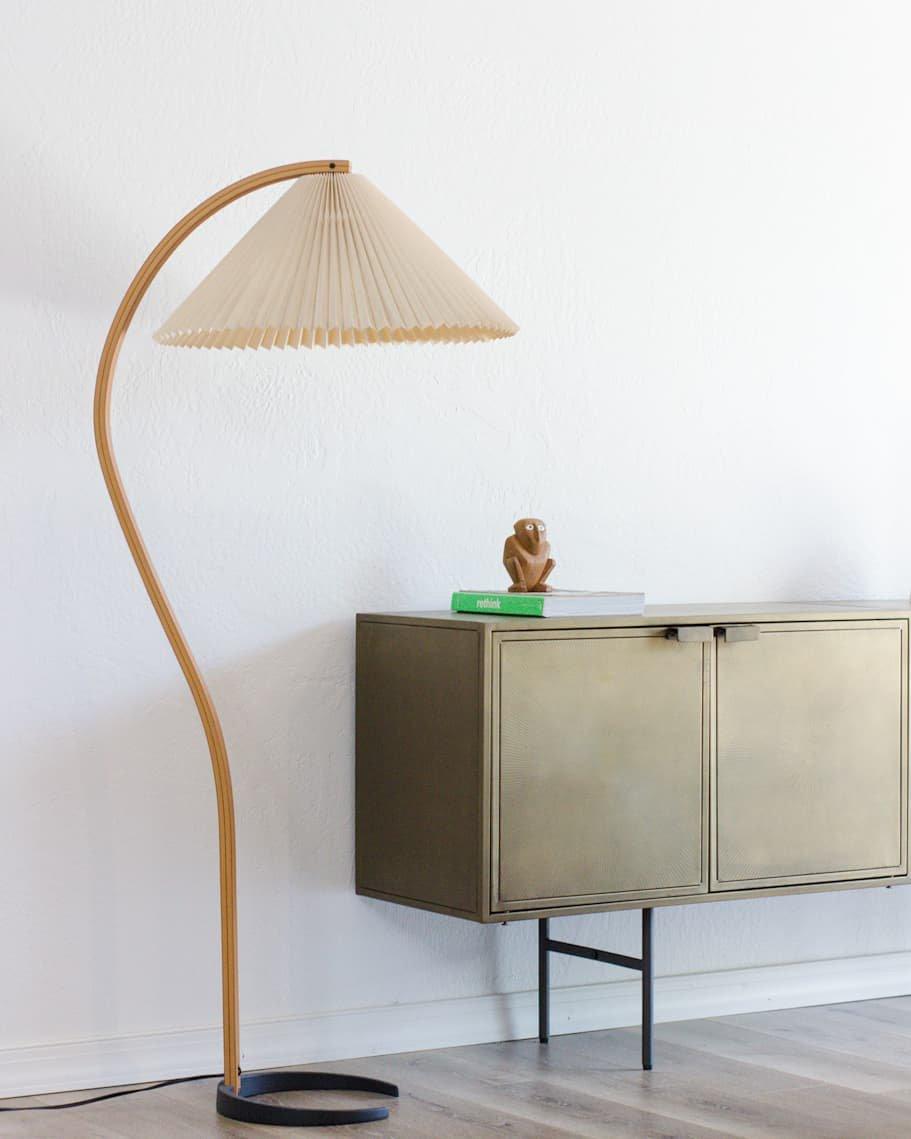 Lampe sur Pied Caprani – Design Scandinave 70’s avec Base en Bois et Métal