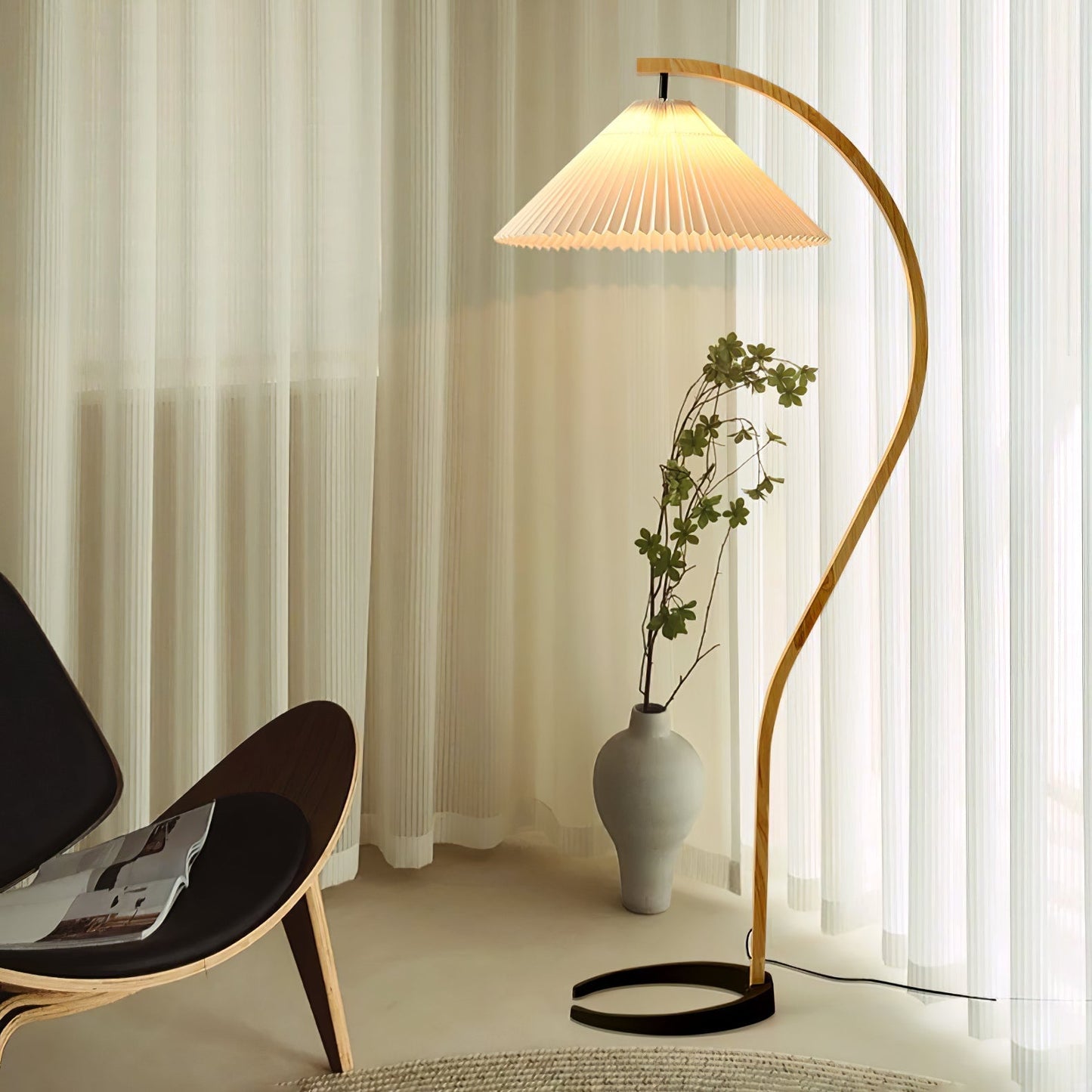 Lampe sur Pied Caprani – Design Scandinave 70’s avec Base en Bois et Métal