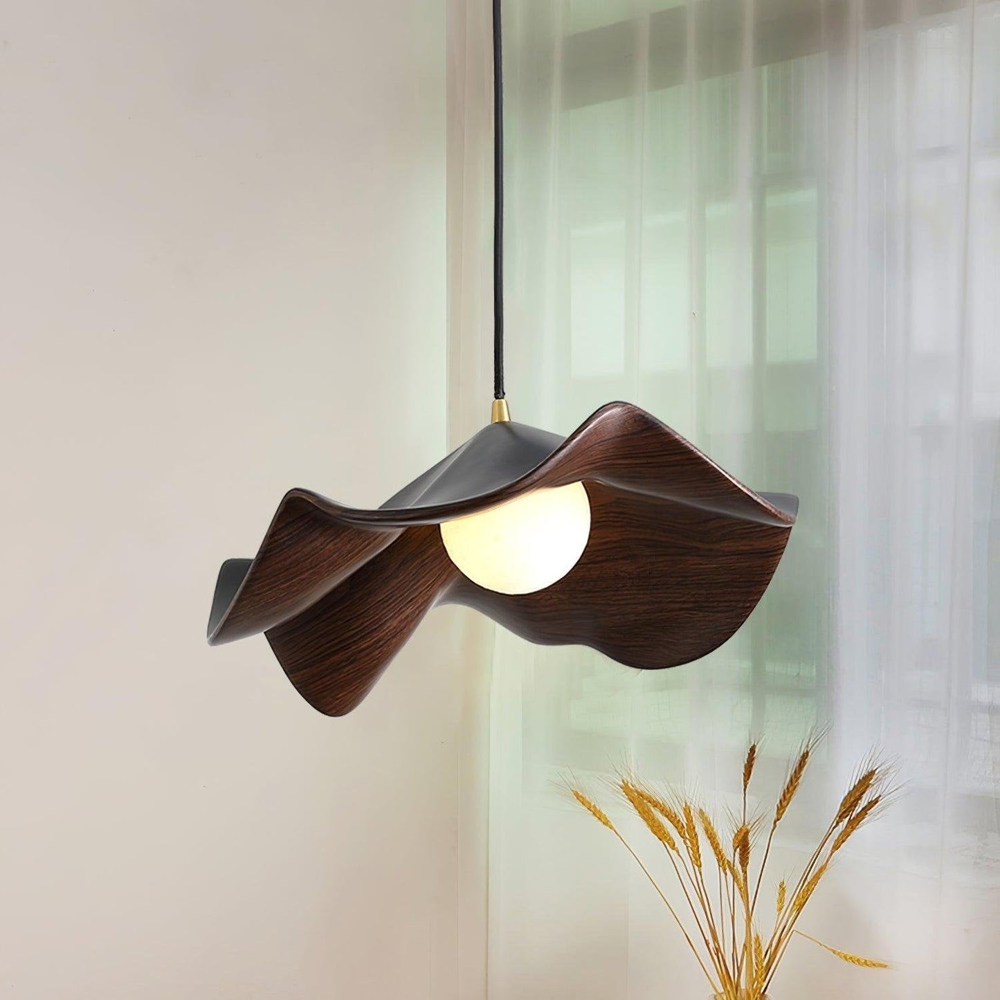 Suspension Casia Unique – Design Lotus avec Finition en Métal et Résine