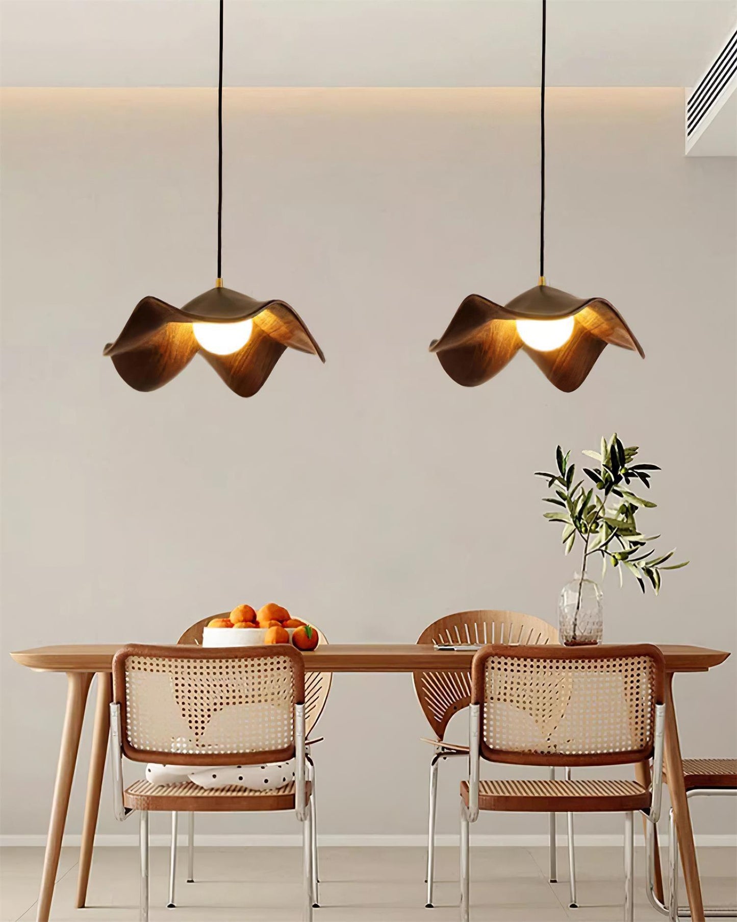 Suspension Casia Unique – Design Lotus avec Finition en Métal et Résine