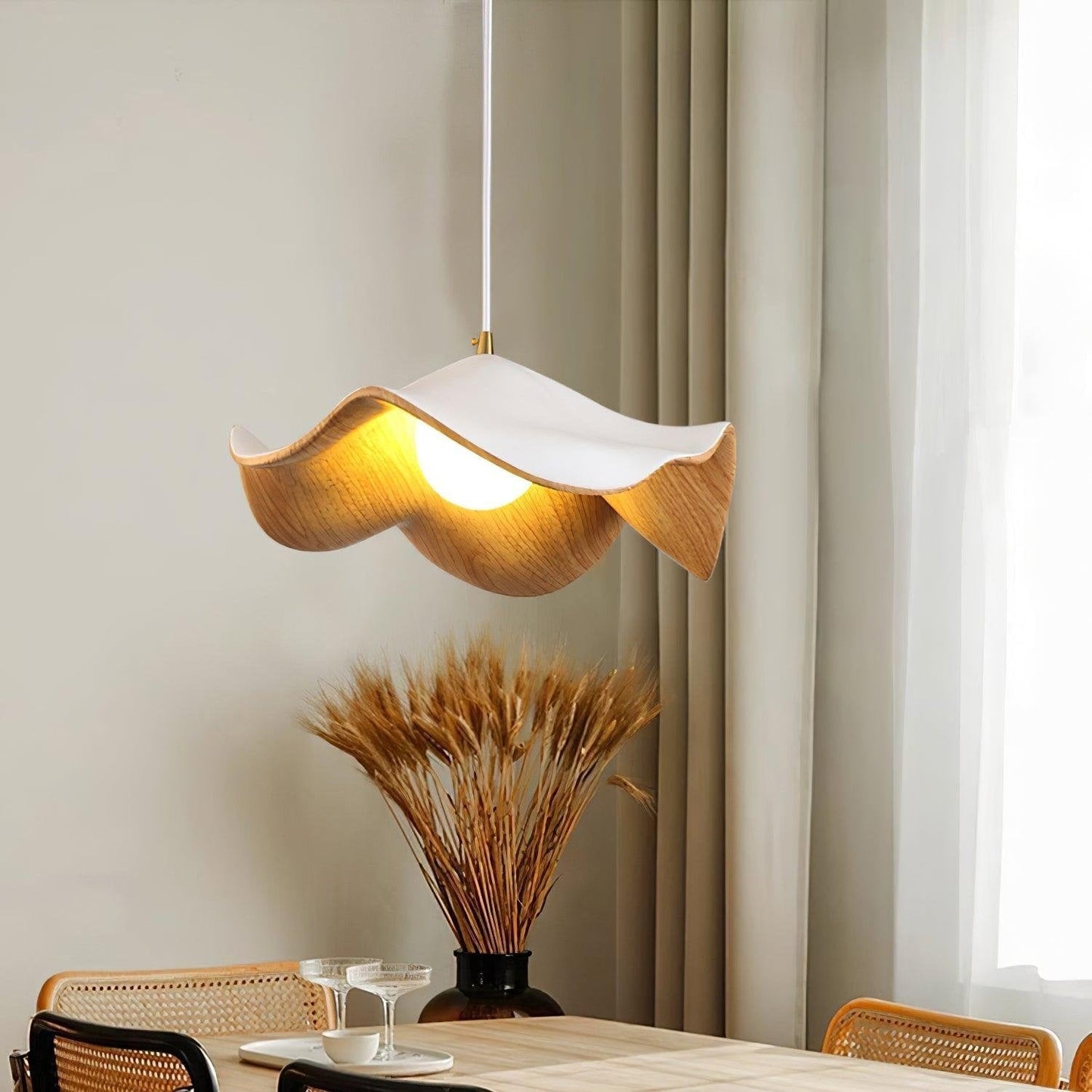 Suspension Casia Unique – Design Lotus avec Finition en Métal et Résine