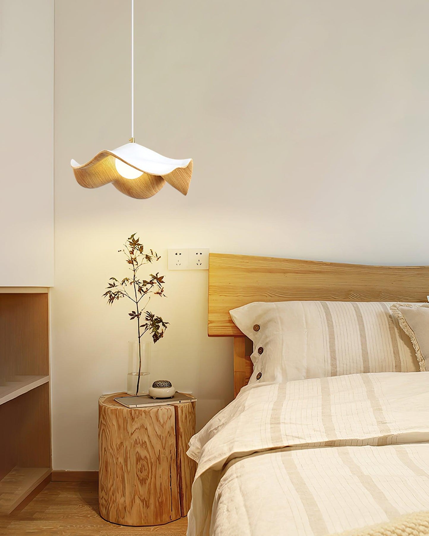 Suspension Casia Unique – Design Lotus avec Finition en Métal et Résine