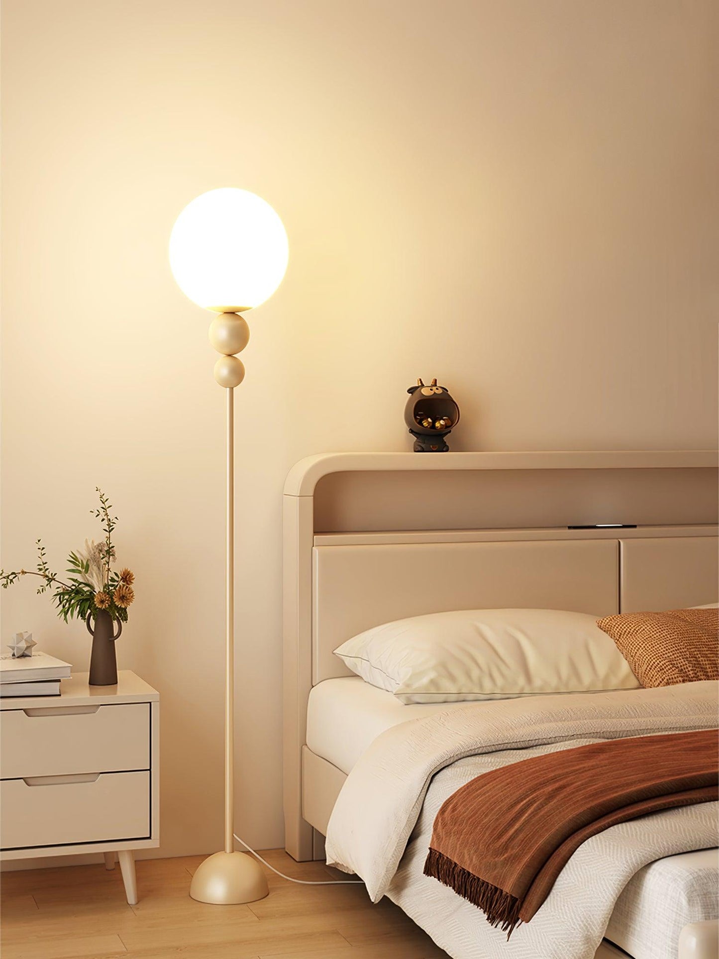 Lampe sur Pied Design Moderne en Métal et Verre - Éclairage Élégant pour Votre Intérieur