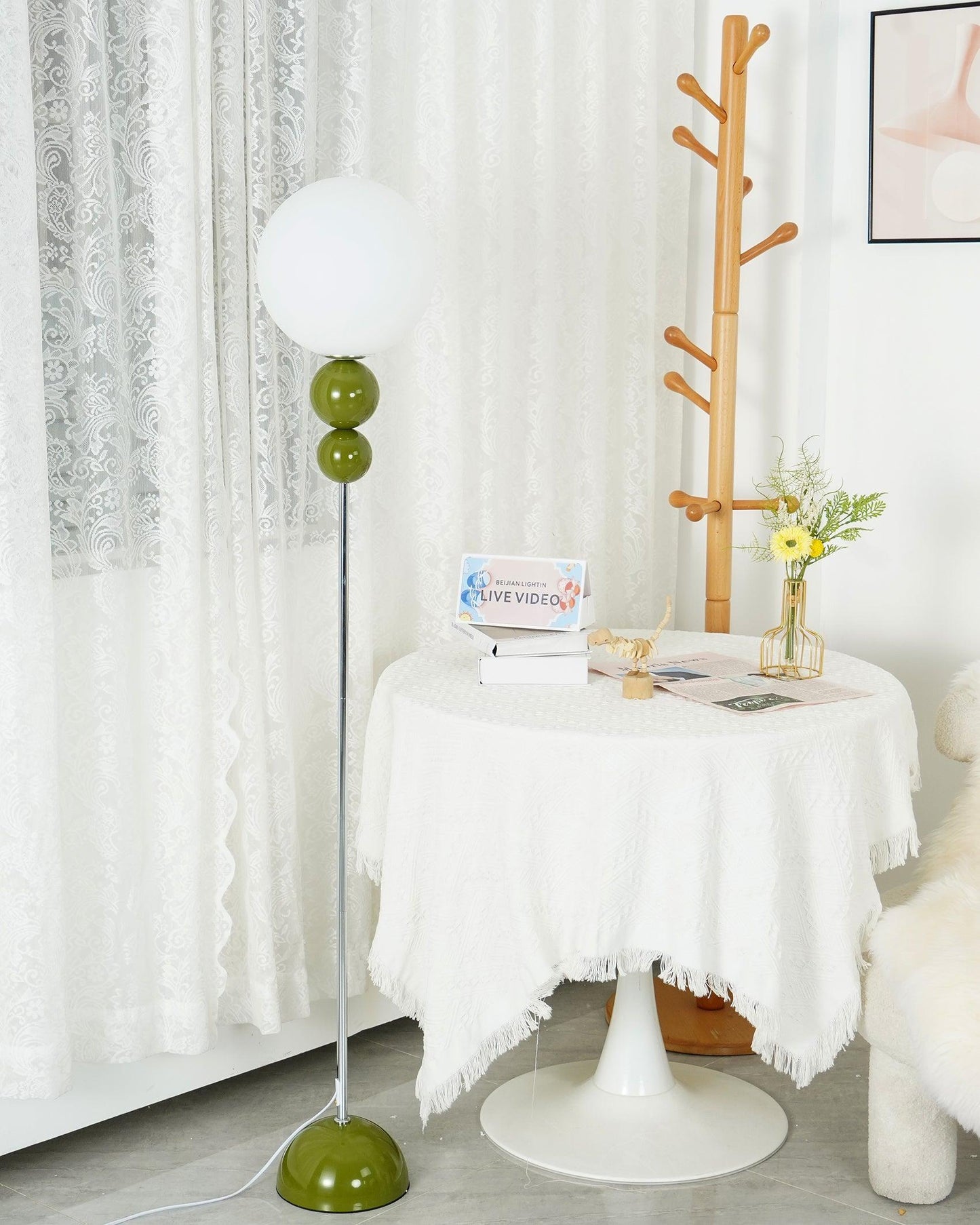 Lampe sur Pied Design Moderne en Métal et Verre - Éclairage Élégant pour Votre Intérieur
