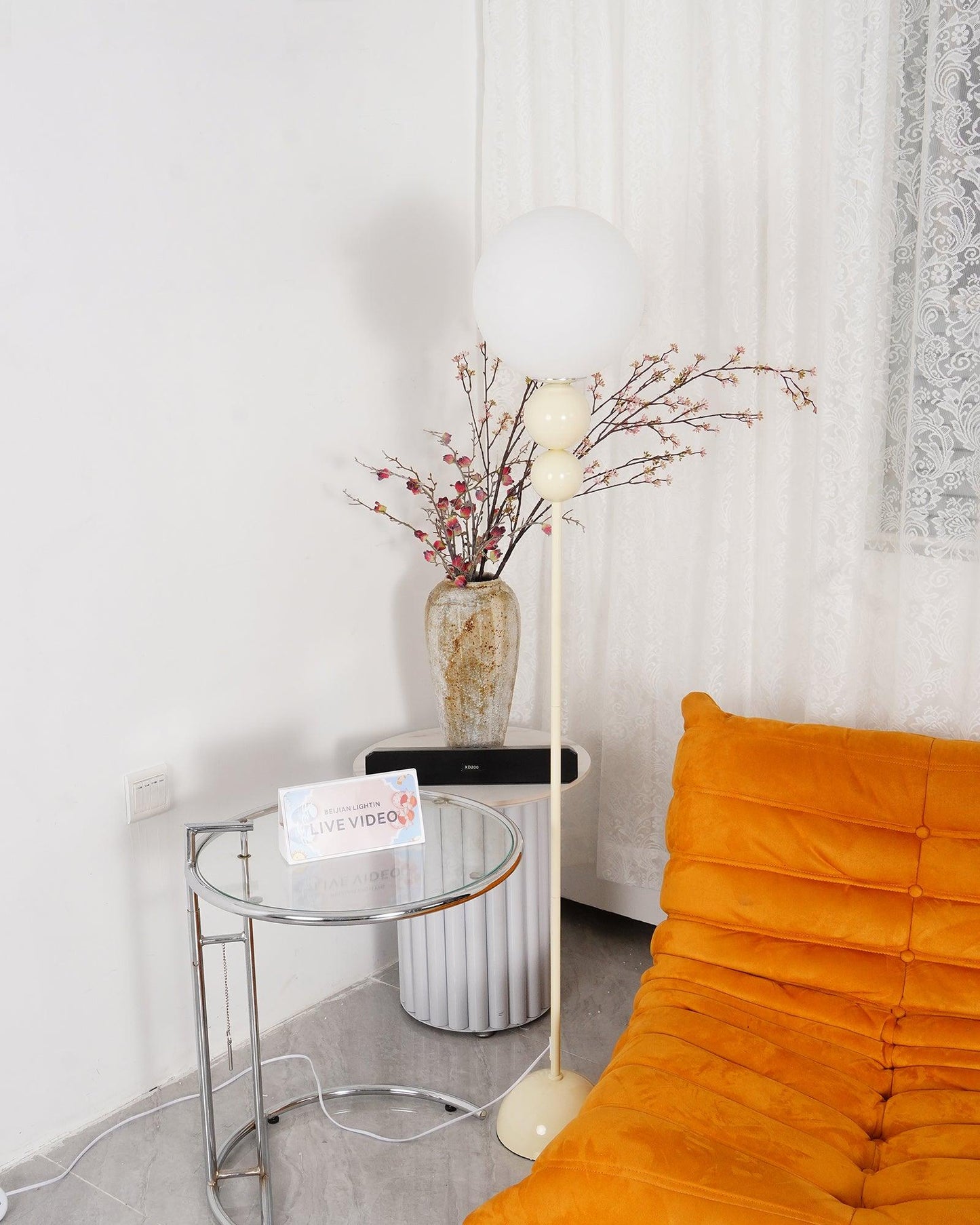 Lampe sur Pied Design Moderne en Métal et Verre - Éclairage Élégant pour Votre Intérieur