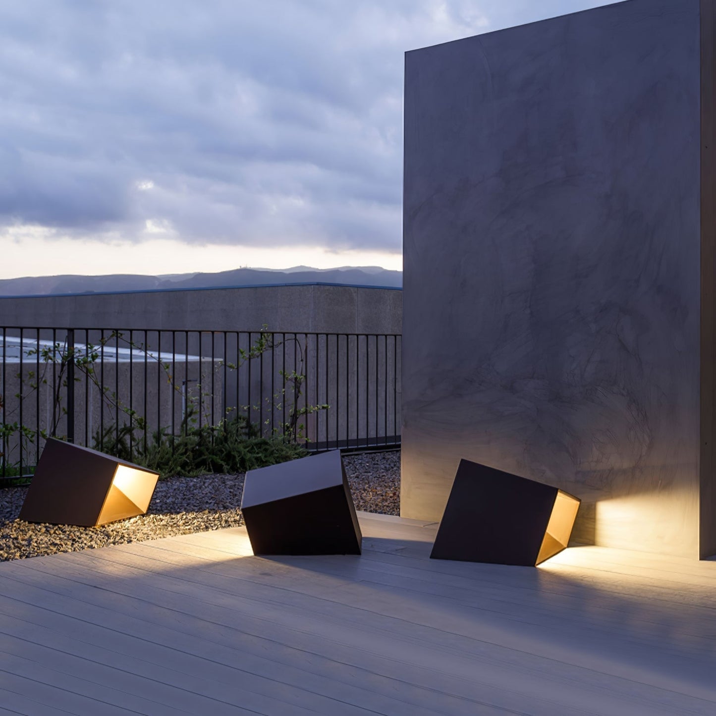 Lampe Solaire Extérieure Cube Garden - Éclairage LED Compact et Résistant pour Votre Jardin