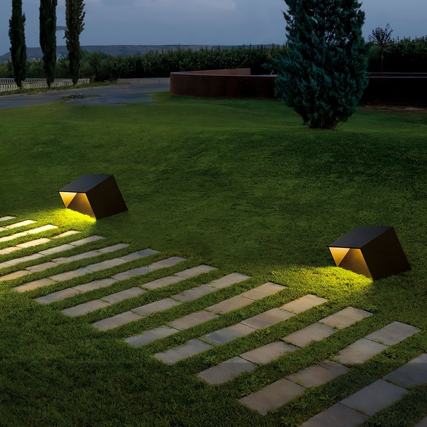 Lampe Solaire Extérieure Cube Garden - Éclairage LED Compact et Résistant pour Votre Jardin