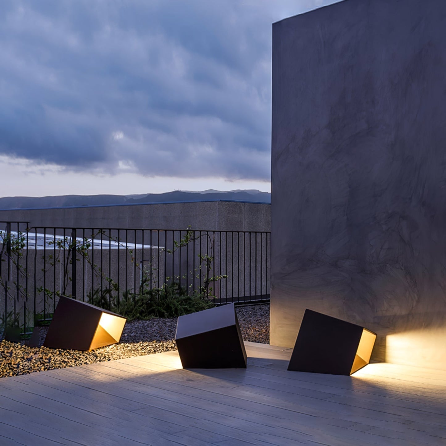 Lampe Solaire Extérieure Cube Garden - Éclairage LED Compact et Résistant pour Votre Jardin