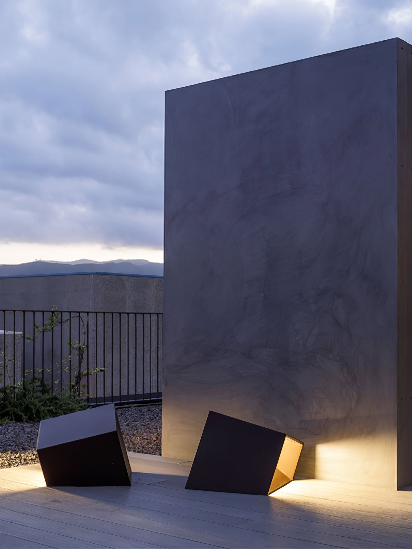 Lampe Solaire Extérieure Cube Garden - Éclairage LED Compact et Résistant pour Votre Jardin
