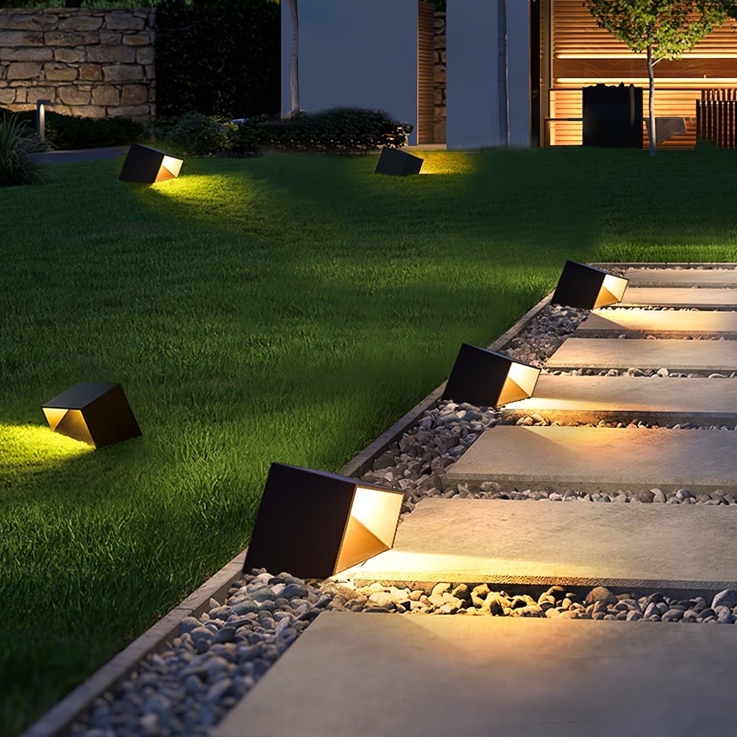 Lampe Solaire Extérieure Cube Garden - Éclairage LED Compact et Résistant pour Votre Jardin
