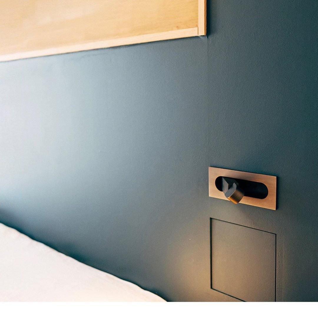 Lampe LED de Lecture Moderne – Lampe de Chevet Réglable pour Lit avec Lumière Douce