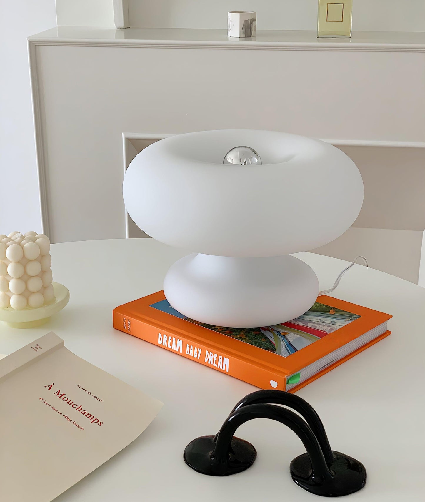 Lampe de Table Donut – Design Unique et Éclairage Doux pour une Ambiance Accueillante