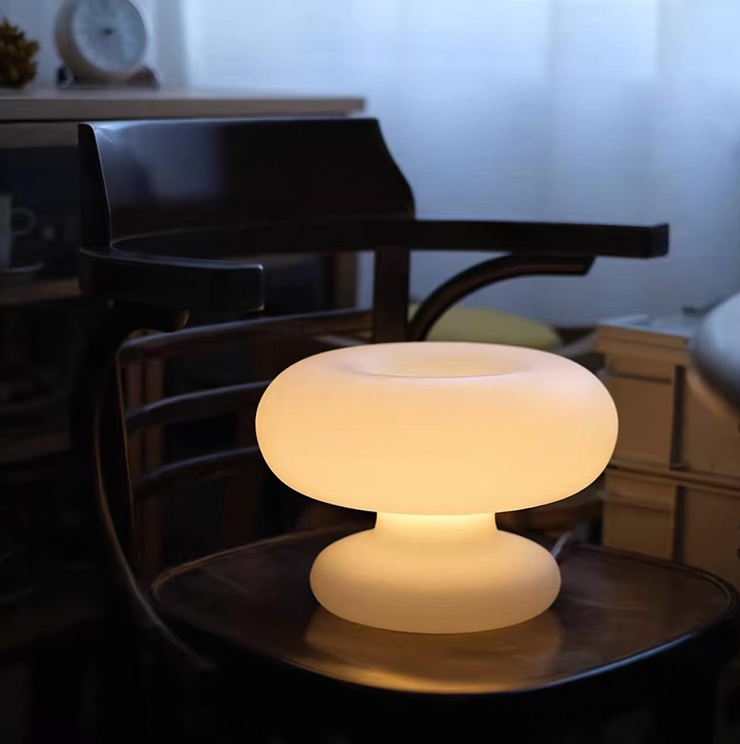 Lampe de Table Donut – Design Unique et Éclairage Doux pour une Ambiance Accueillante