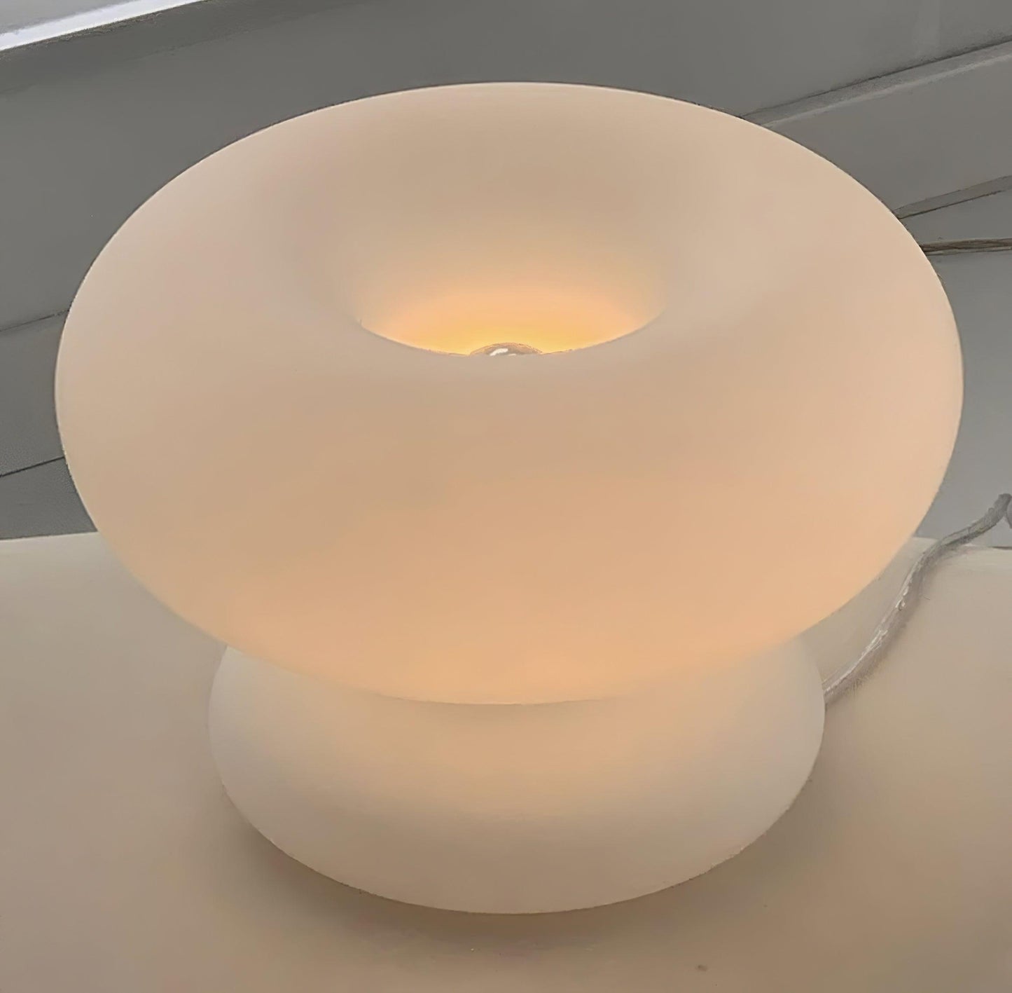 Lampe de Table Donut – Design Unique et Éclairage Doux pour une Ambiance Accueillante