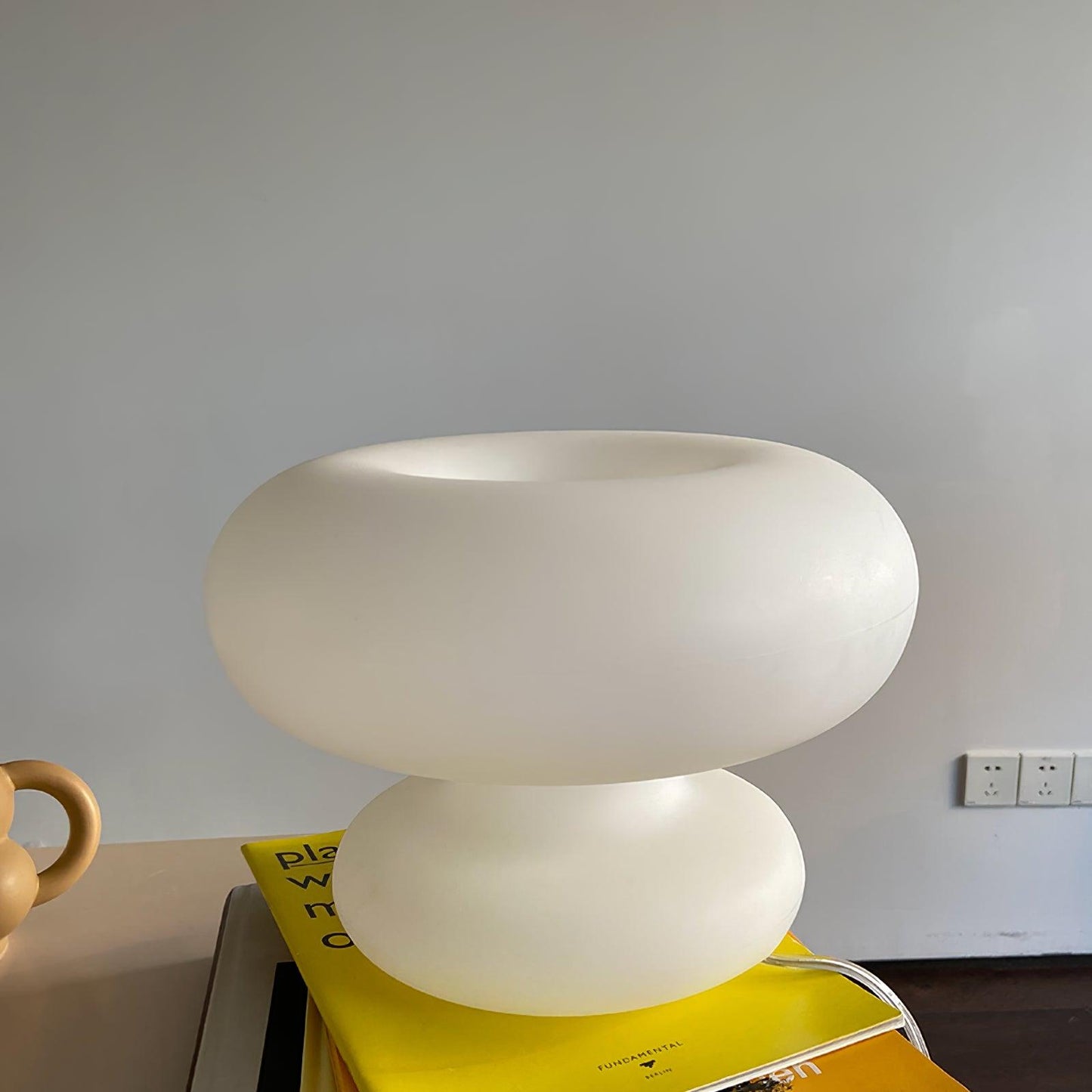 Lampe de Table Donut – Design Unique et Éclairage Doux pour une Ambiance Accueillante