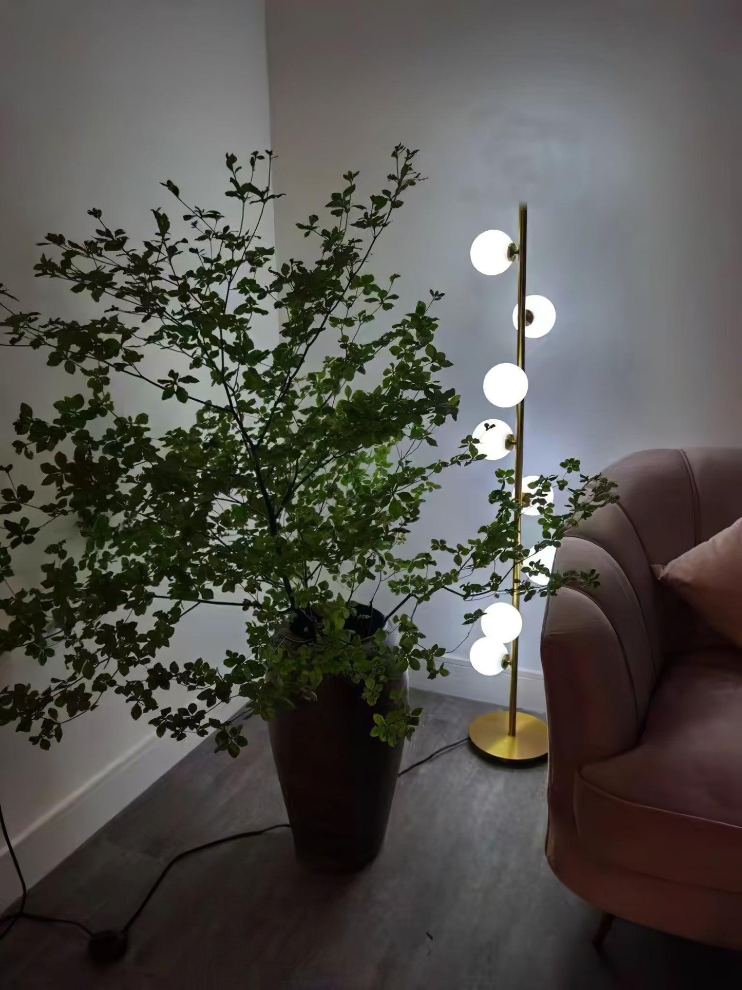 Lampe Arbre LED Doppler – Élégance Moderne avec Boules en Verre