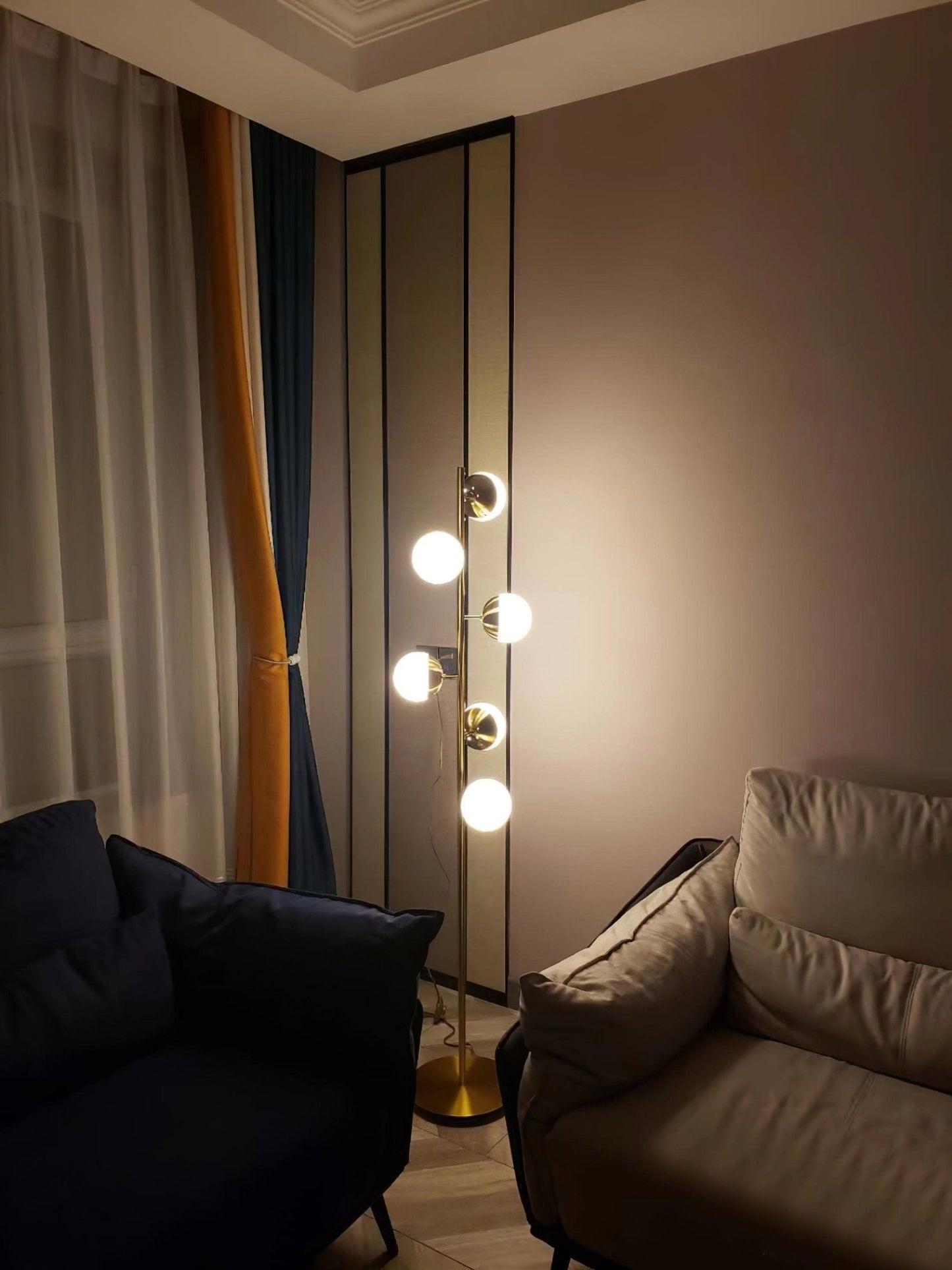 Lampe Arbre LED Doppler – Élégance Moderne avec Boules en Verre