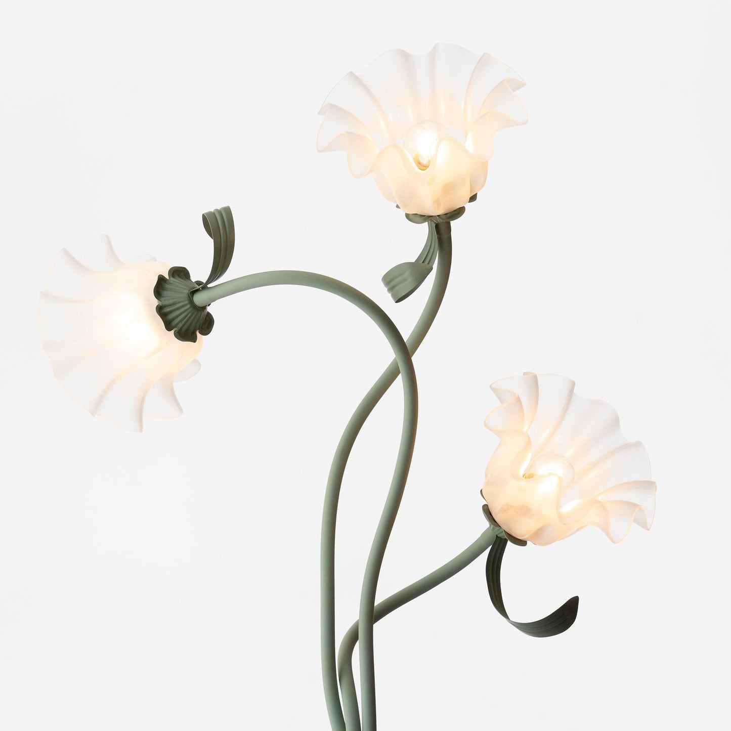 Lampadaire Calla Flowers – Éclairage Élégant avec Fleurs Blanches et Design Raffiné