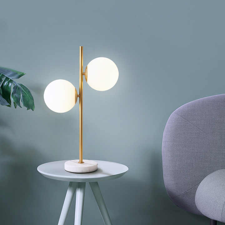 Lampe de Table Castel LED – Sans Fil, Rechargeable par USB, Éclairage Modulaire et Résistant à l'Eau