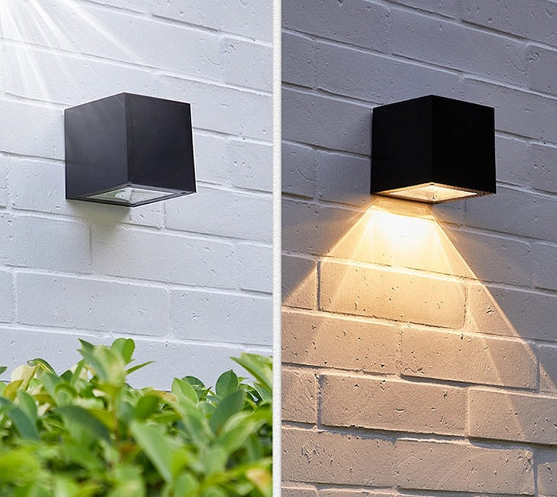GlowBeam – Applique Murale Extérieure Élégante pour Éclairage d'Ambiance