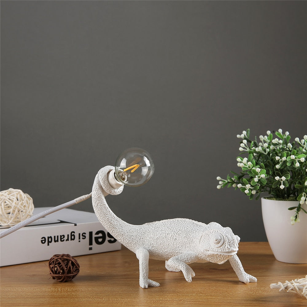 Lampe de Table Animalière en Résine - Lézard Unique et Élégant