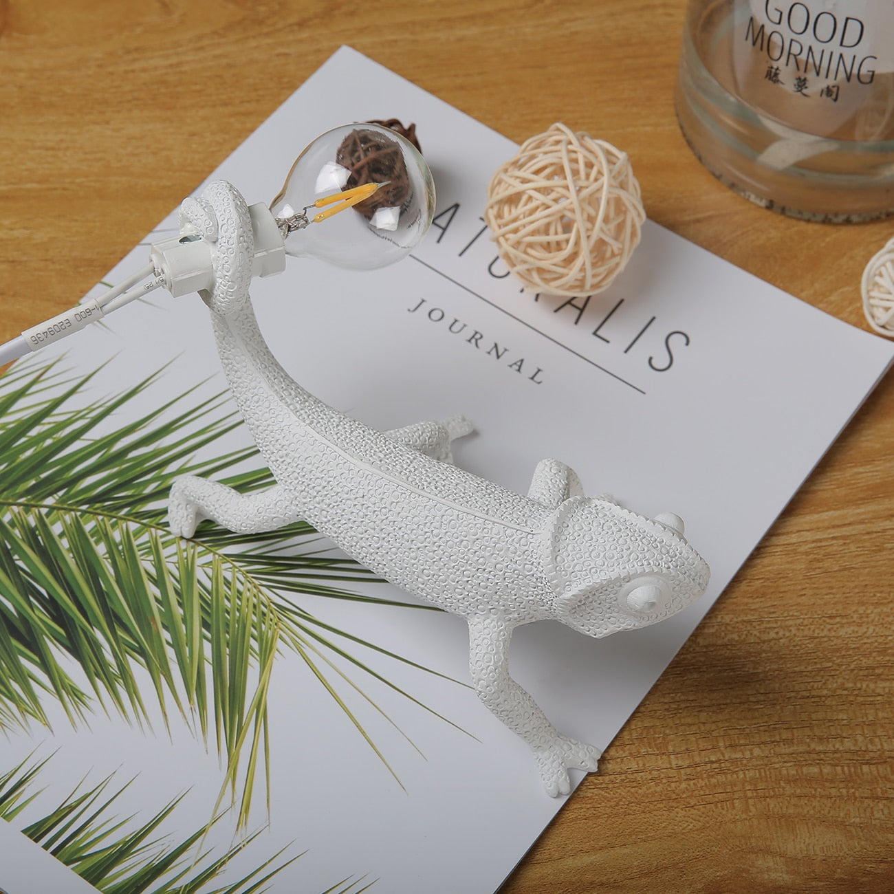 Lampe de Table Animalière en Résine - Lézard Unique et Élégant