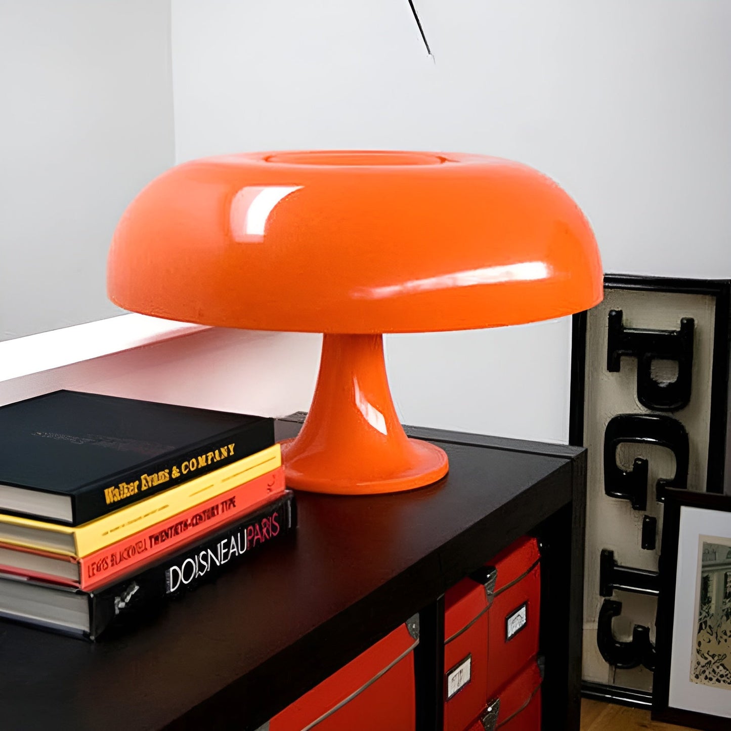 Lampe de Table LED Minimaliste en Forme de Champignon – Élégance et Technologie Moderne
